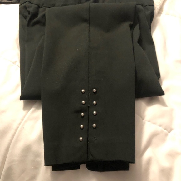 EUC Roz & Ali Solid Millennium Tummy Panel Pull On Ankle Pant w/ Rivet Trim - Picture 7 of 9